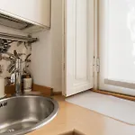 Guesthost - La Casa Di Luca Appartement