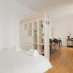 Guesthost - La Casa Di Luca Milan