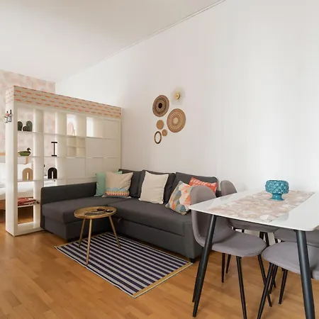 Guesthost - La Casa Di Luca Apartment *